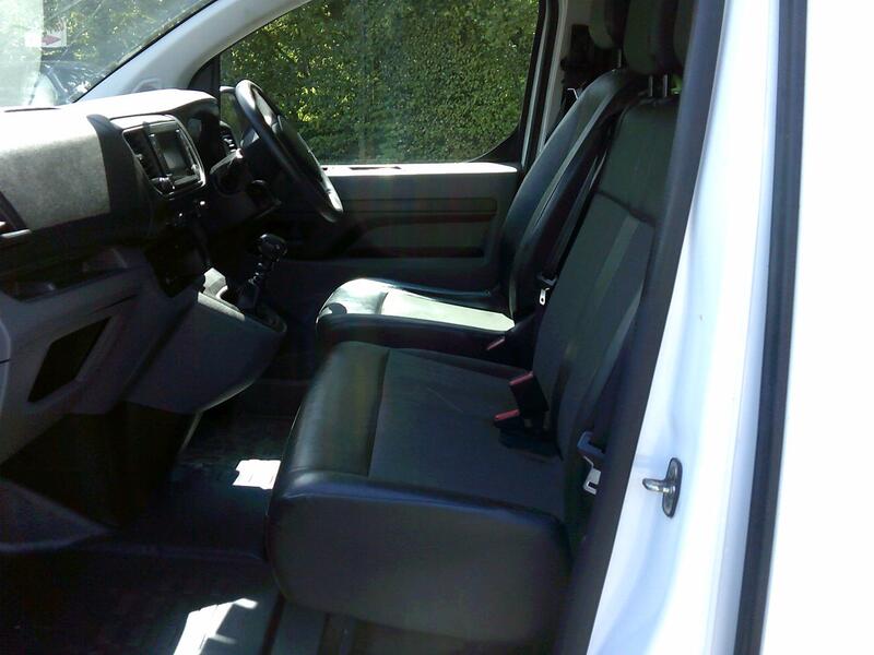VAUXHALL VIVARO 1.5 Turbo D 2900 Dynamic 2020