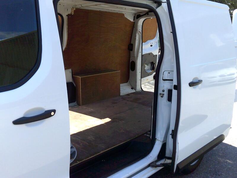 VAUXHALL VIVARO 1.5 Turbo D 2900 Dynamic 2020
