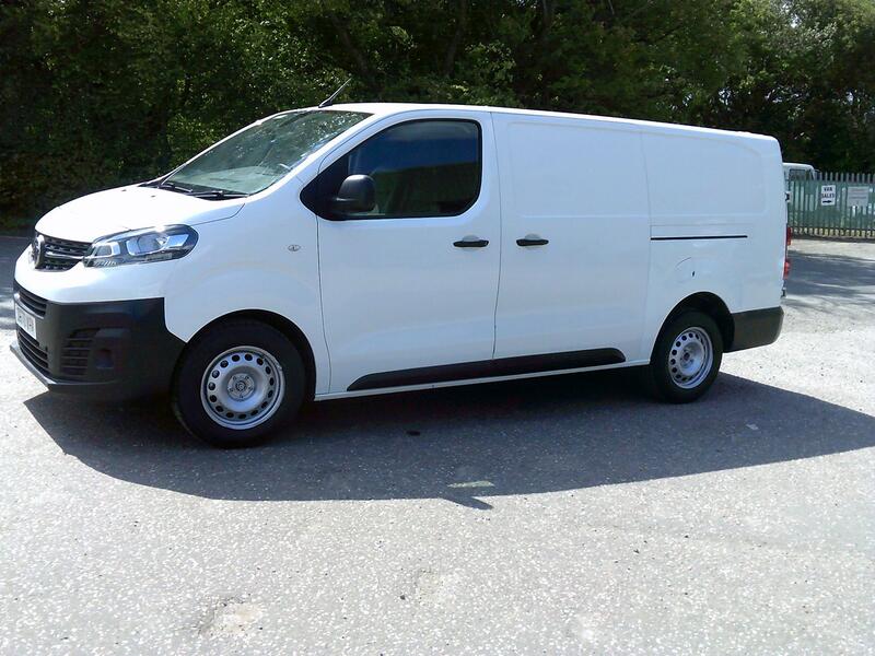 VAUXHALL VIVARO 1.5 Turbo D 2900 Dynamic 2020