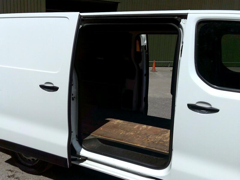 VAUXHALL VIVARO 1.5 Turbo D 2900 Dynamic 2020